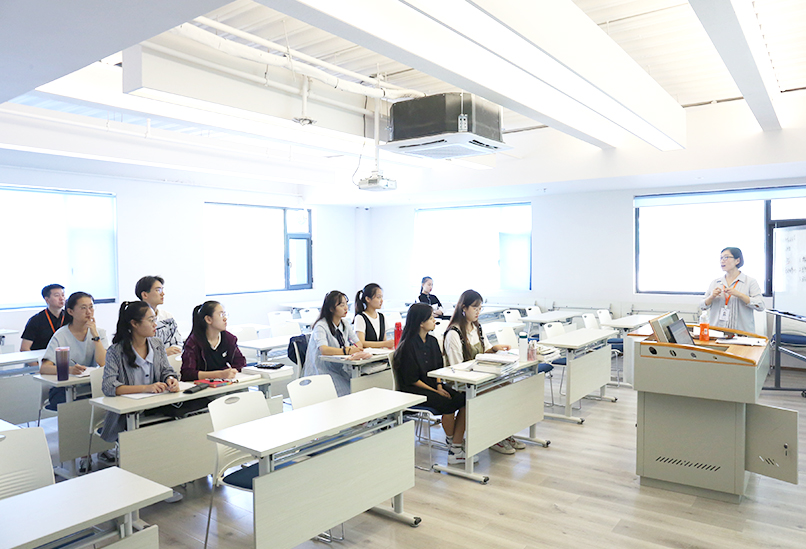 舞蹈培訓(xùn)文化課政治課堂