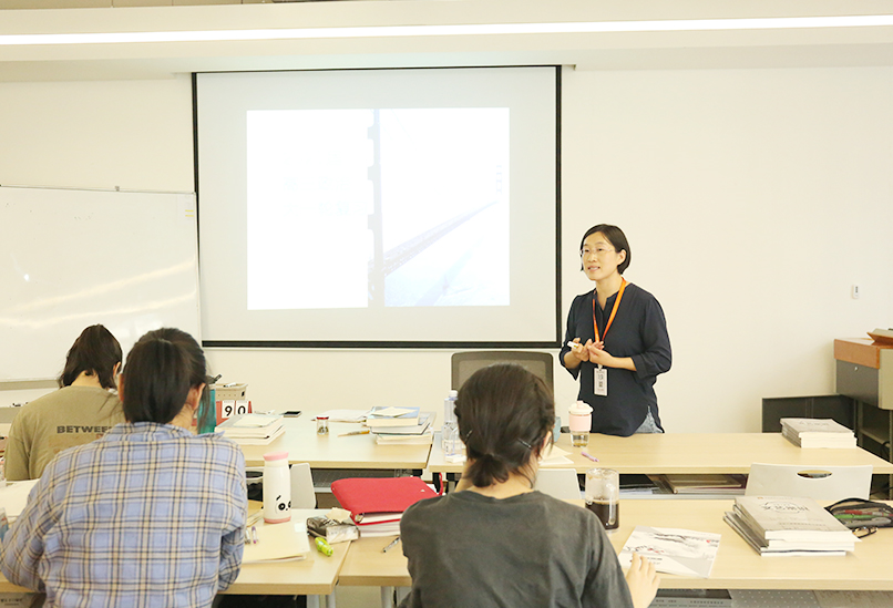 舞蹈培訓(xùn)班文化課政治課堂