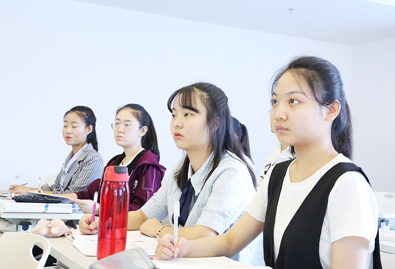 舞蹈藝考培訓(xùn)文化課政治課堂